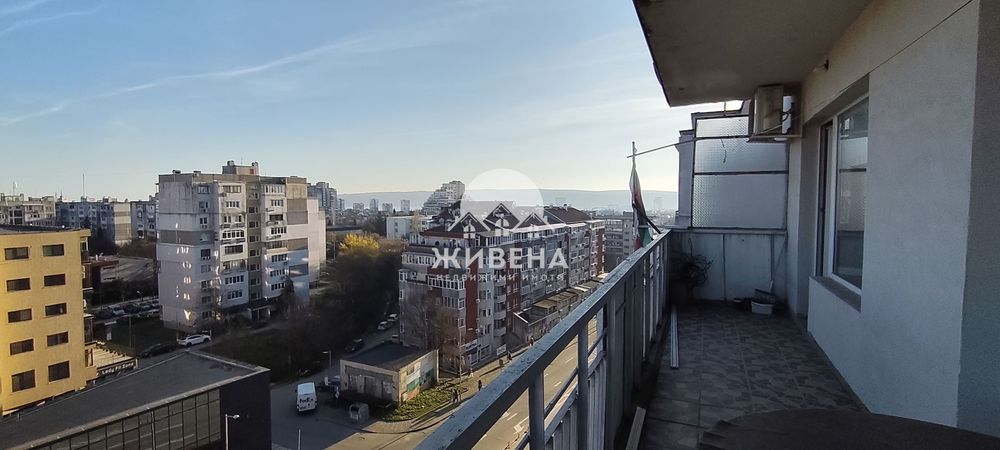 Дава се под наем Тристаен апартамент в Варна, Базар Левски - 93 кв.м за 448.8 € - Снимка #2