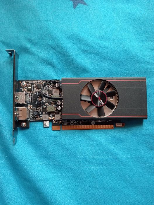 Placa video rx 6400 de 4 GB