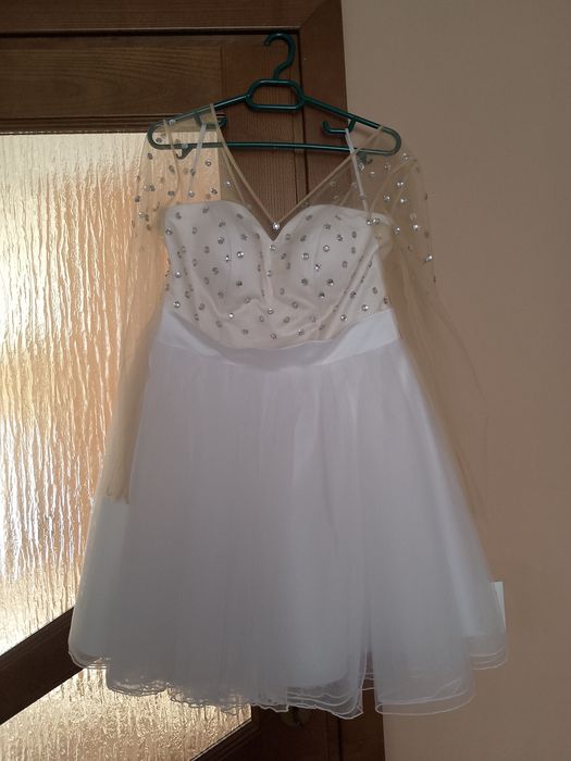 Rochie albă elegantă