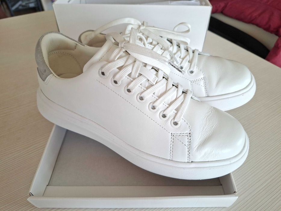 Calvin Klein бели кожени маратонки 38 номер