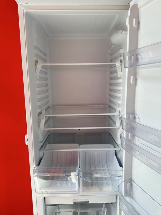 Новый холодильник Indesit
