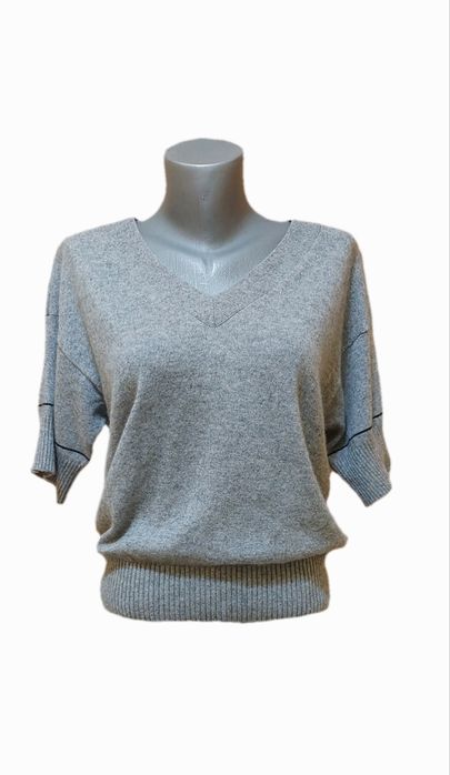 Пуловер LEVETE. размер L/М.13% кашмир, 50%  вълна  размер L/М. 50% въл