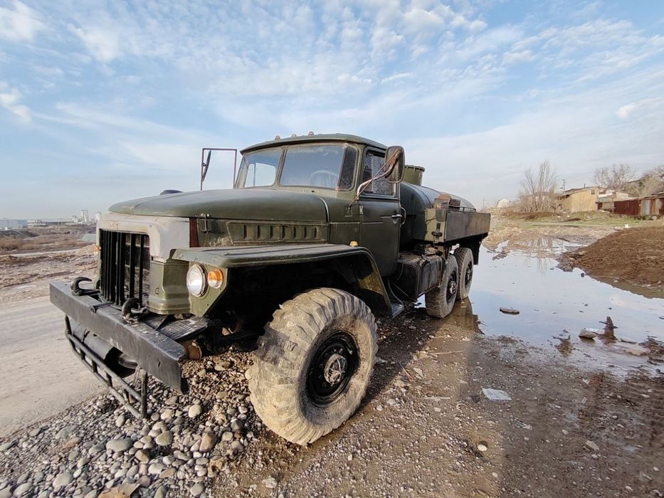 Бензовоз заправщик Урал Маз 6 талик мотор