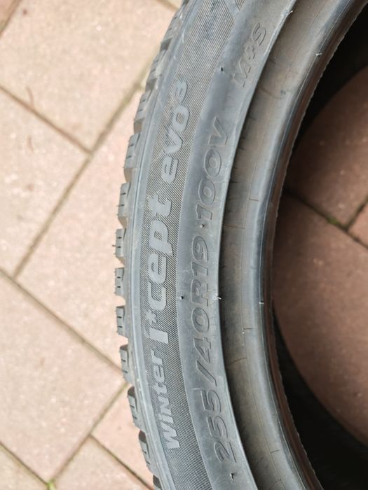 2 Anvelope IARNA Hankook Winter I'cept Evo3 W330 NOI 255 40 R19 8.00mm