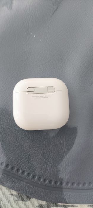 Продам airpods3  левый