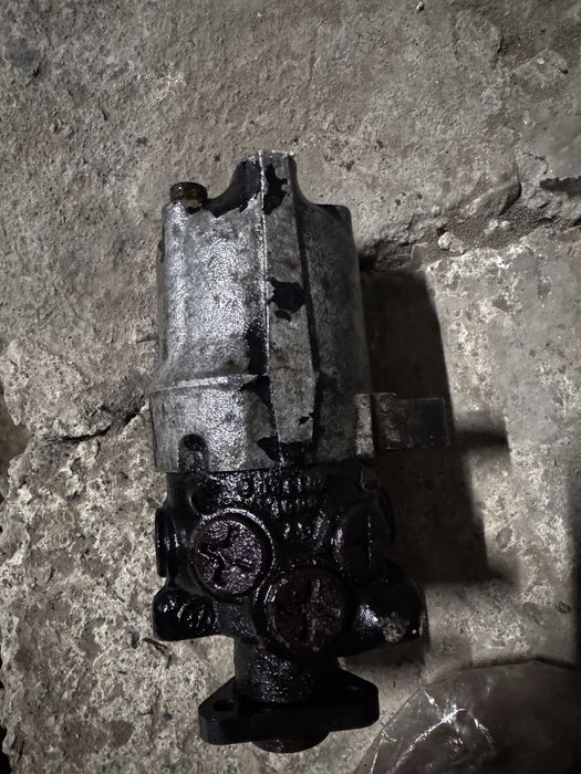 Насос Гур на ауди 100 с3