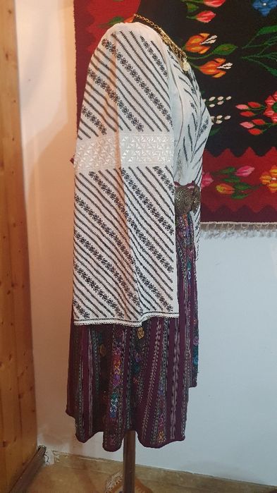 REDUCERE PRET 25%! Costum popular (ie/camasa, valnic/fota/catrinta)