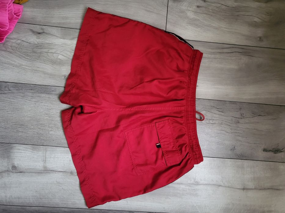 Vand pantaloni scurti