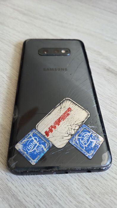 Samsung S10e 128gb cu display si capac stricat