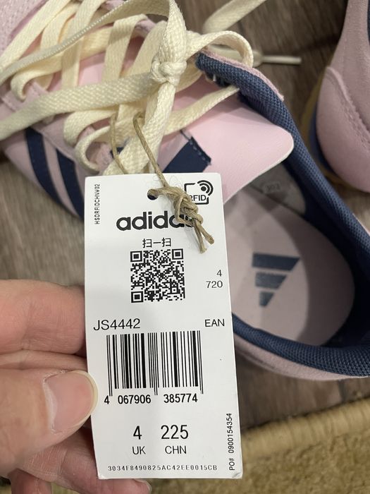 Оригинал, кроссовки “Adidas”, за 50тыс.