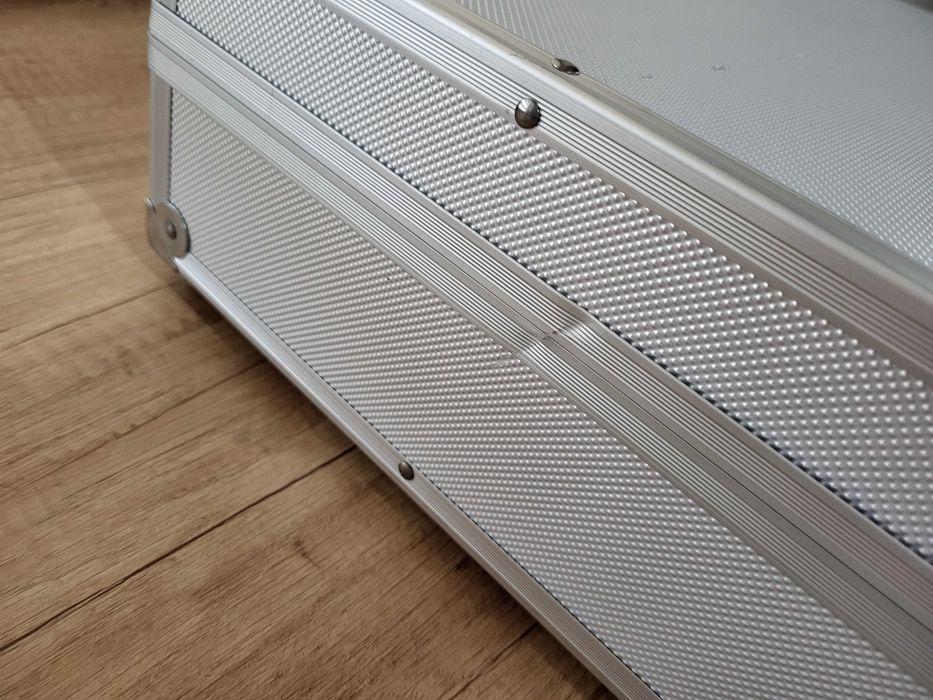 Set doua valize din aluminiu pentru scule