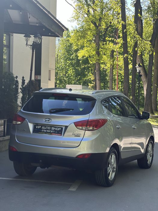 Hyundai IX35 2010/ 2.0 CRDI 136 CP EURO 5/ navigație/ încălzire/ PARC AUTO