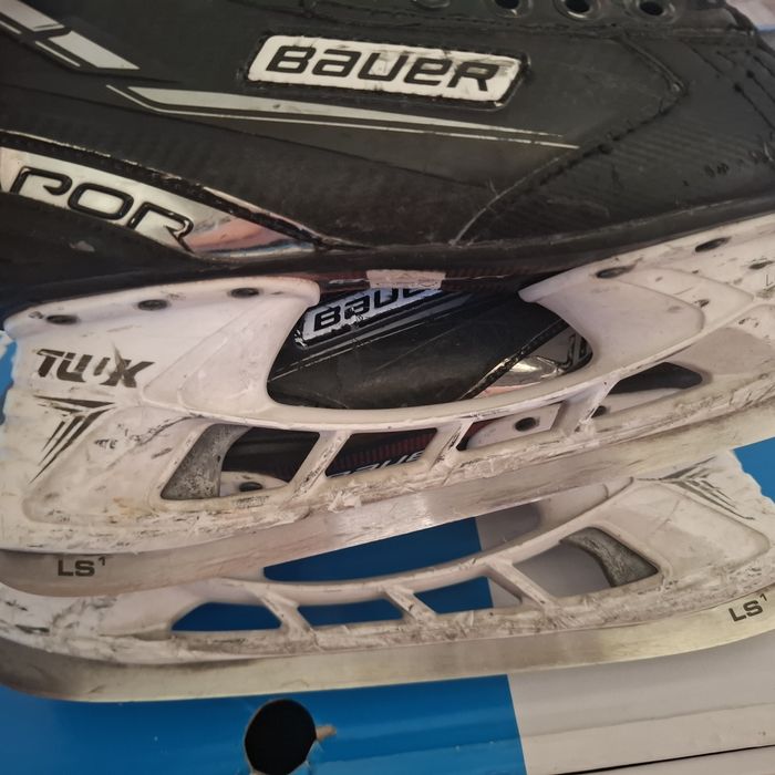 Коньки хоккейные bayer