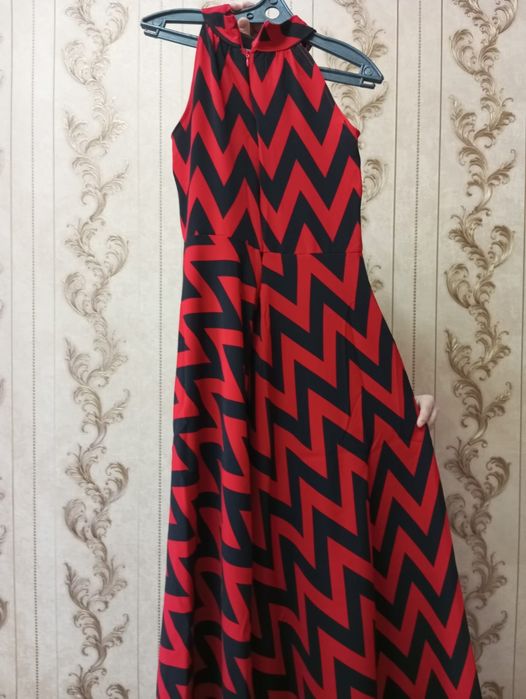 Продам эффектное платье макси