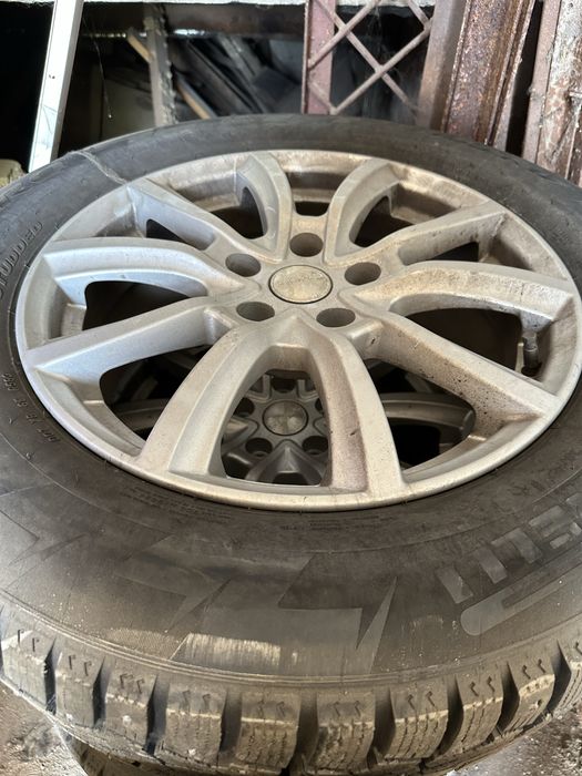 Продам зимнию резину с дисками