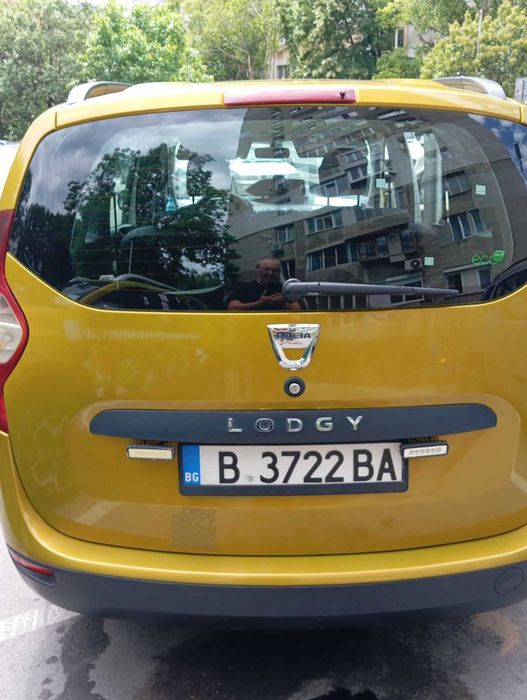 Продавам Dacia Lodjy