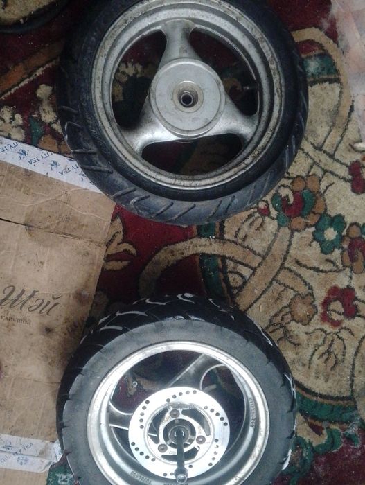 Продам колёса на скутер