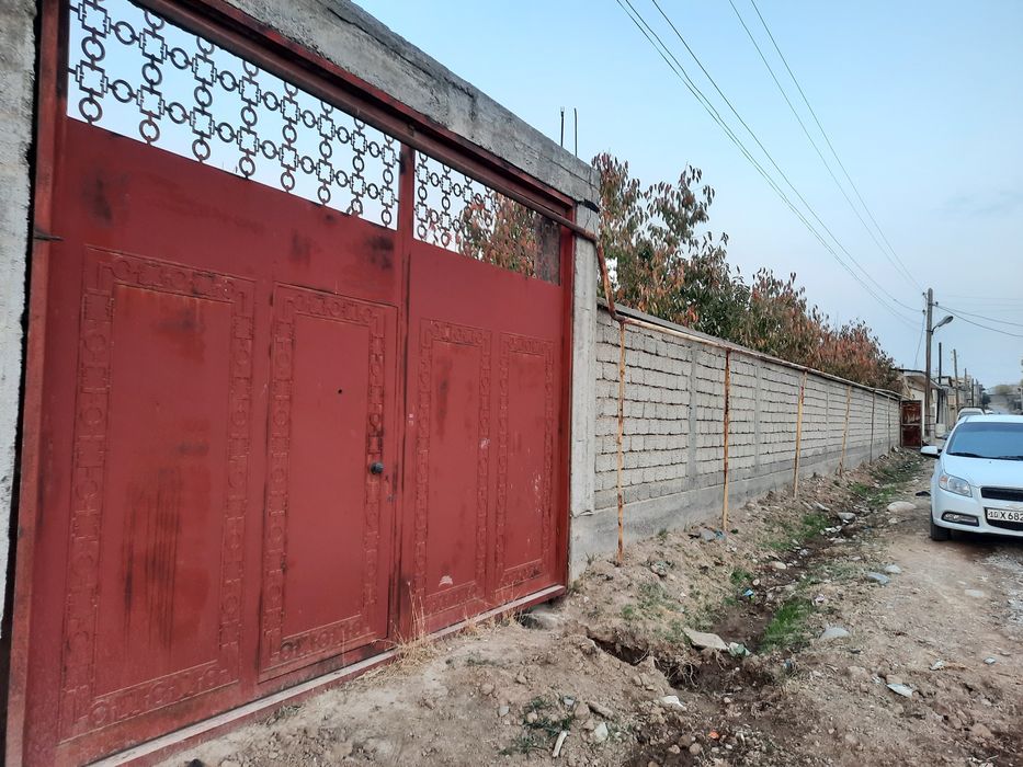 Продаю землю 12 соток.   Yer uchastkasi sotiladi 12 sotix.