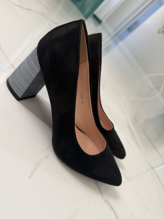 Pantofi stiletto