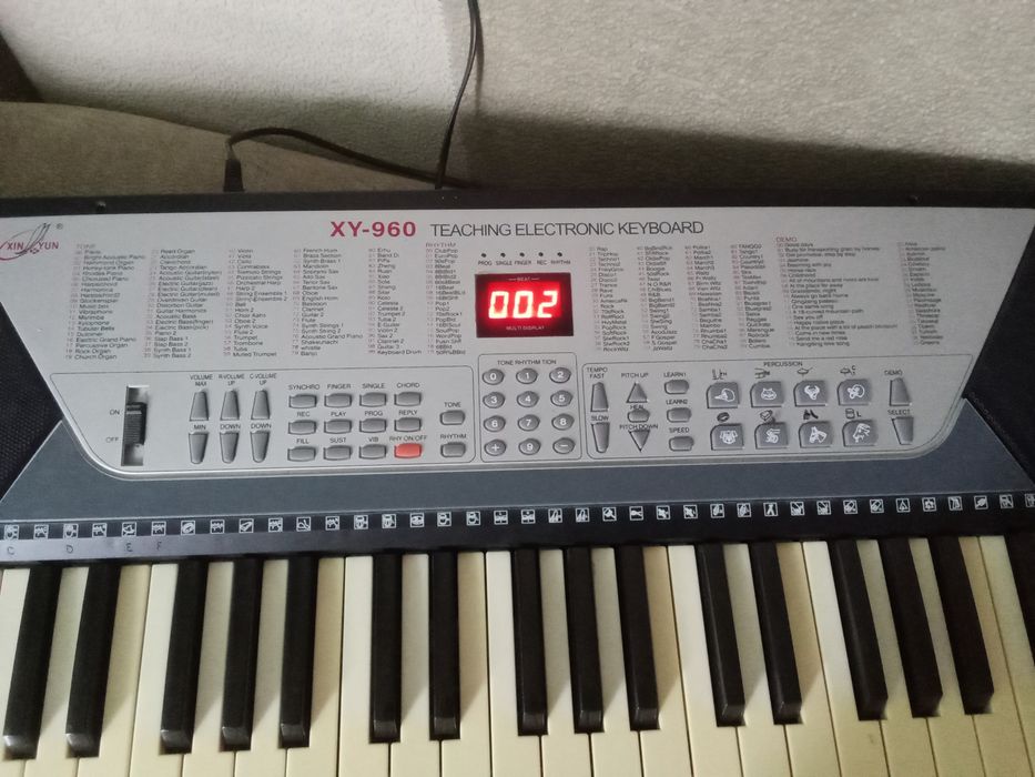 Продам синтезатор  XY-960