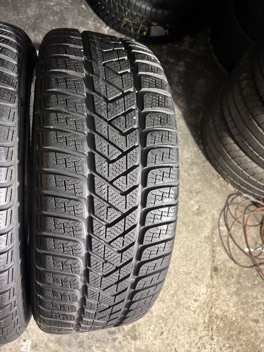 2 anvelope iarna 235/45/19 , Pirelli , 7.3 mm !