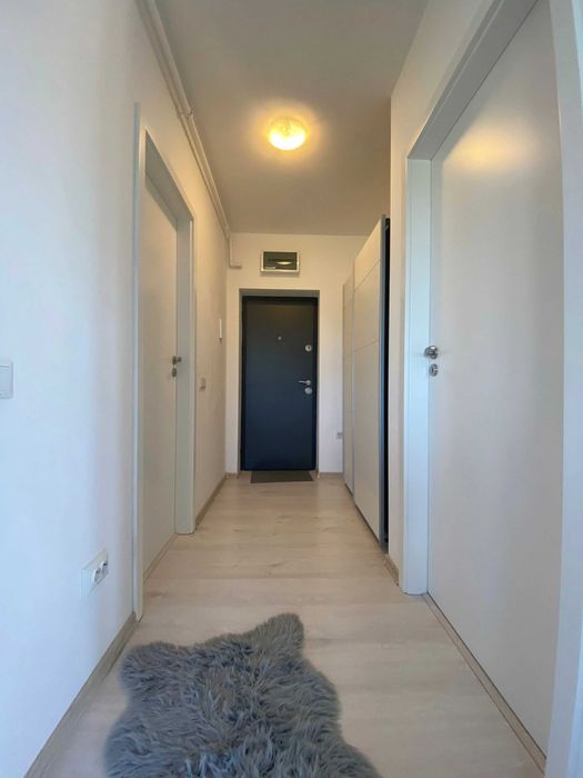 Inchiriez apartament 2 camere Class Park cu parcare privata