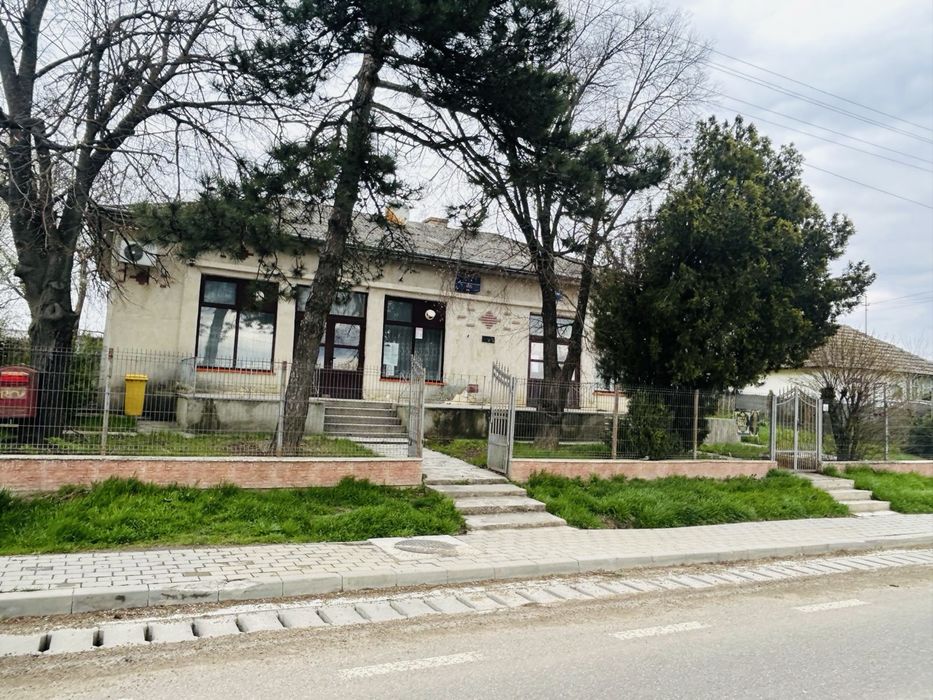 Vând sau inchiriez spațiu comercial – magazin + bar, sat Buhăceni, com. Trușești, jud. Botoșani