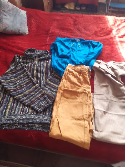 Подарявам дрехи  различни