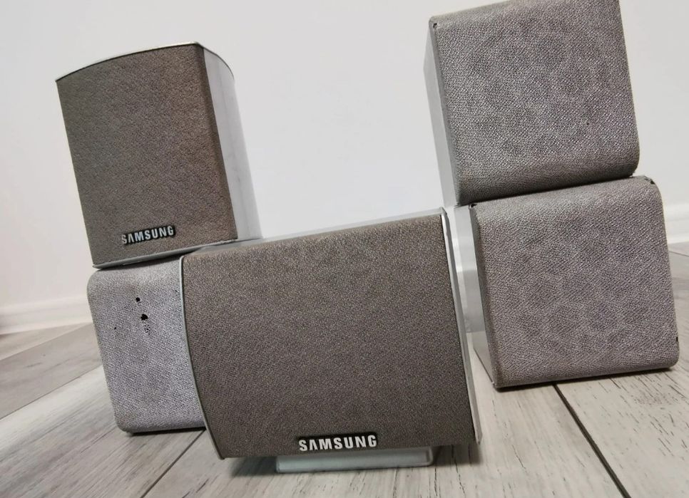 Set sateliti boxe 3 LG si 2 Samsung