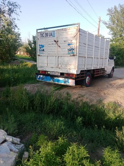 Ford gruzavoy sotiladi
