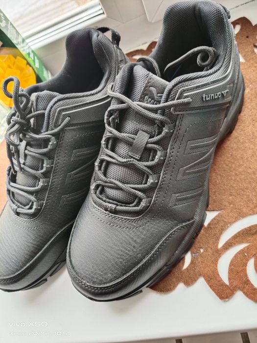 Продается кроссовки