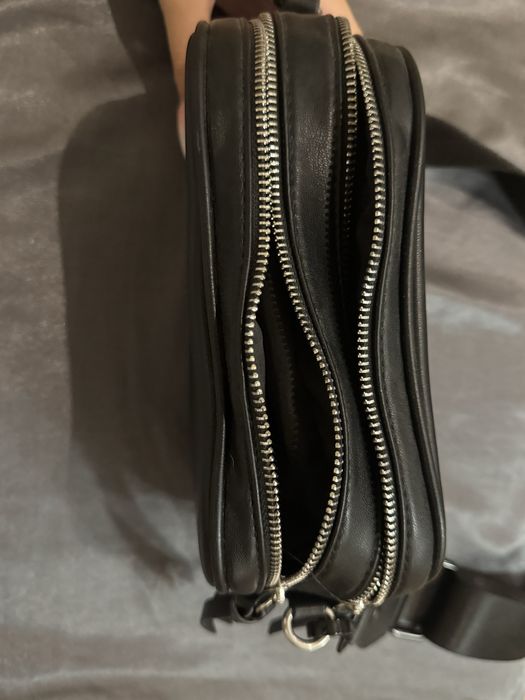 Черна чанта с 2 дръжки