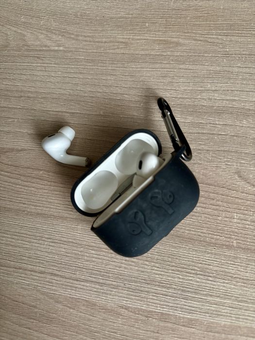 AirPods Pro 2 на айфон