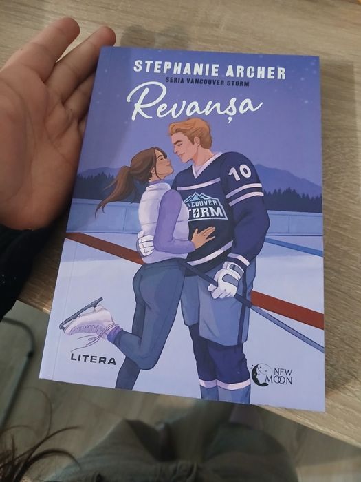 Vand aceste carti noi toate set sunt noi nouțe