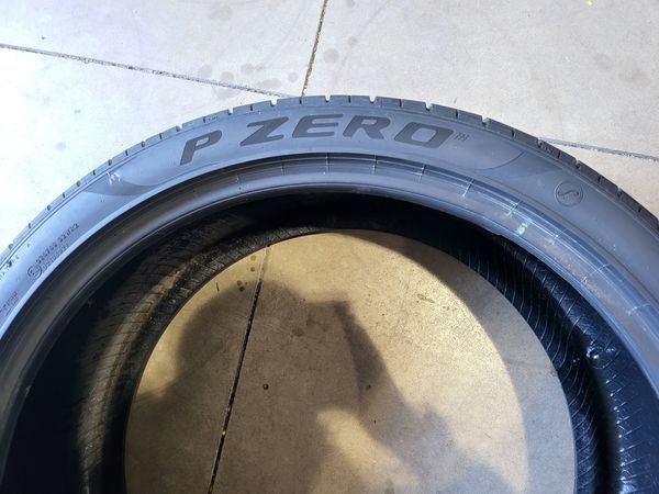 325/30/23//285/35/23 PIRELLI Lamborgini Urus