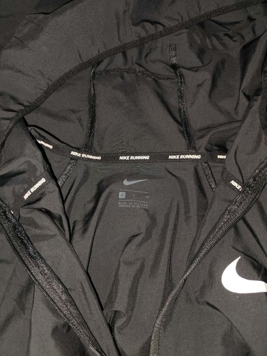 Ветровка NIKE  размер S