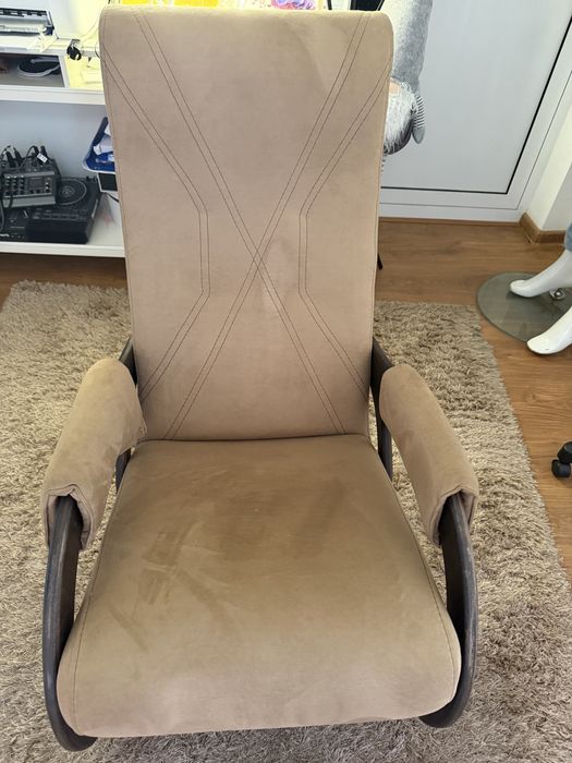 2 броя люлееще се столове