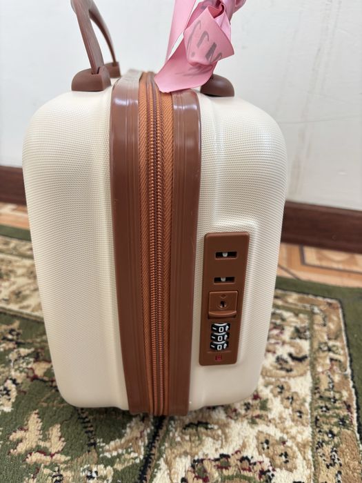 Набор одежда с чемоданом