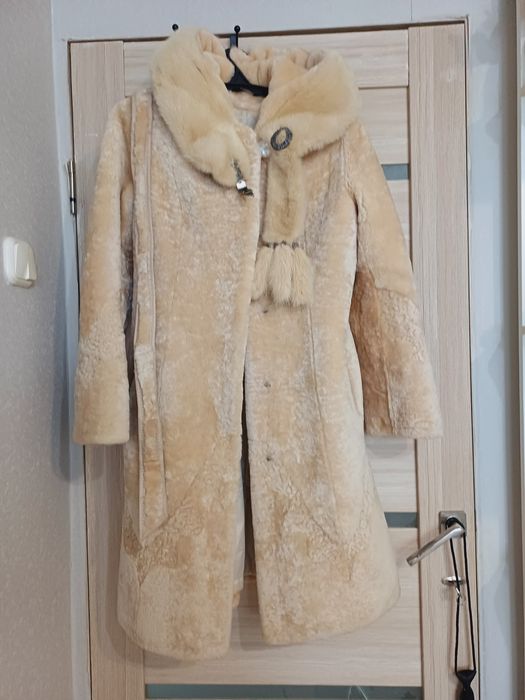 Продаю б/у мутоновые шубы