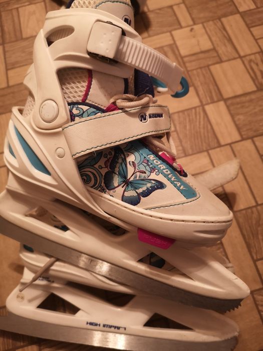 Продам детские коньки