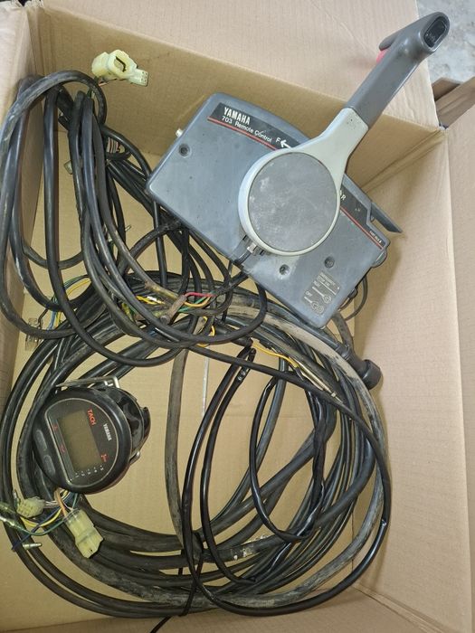 Vand mansa yamaha 703 cu instalarie electrica, cabluri si ceas.