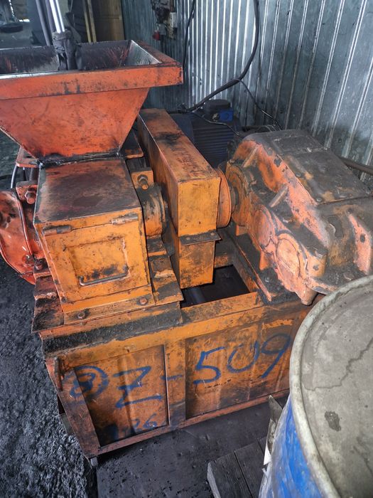 Брикетный формомочный станок