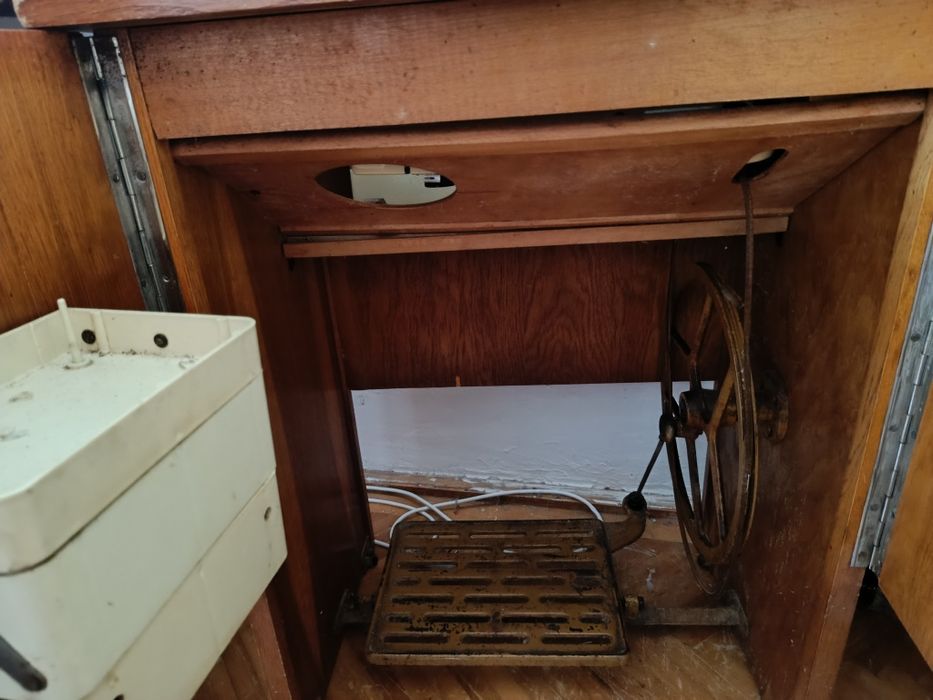 Masina de cusut - Veronica Cugir (antichitati)