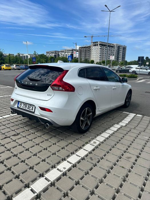 Volvo v40 R-design D2