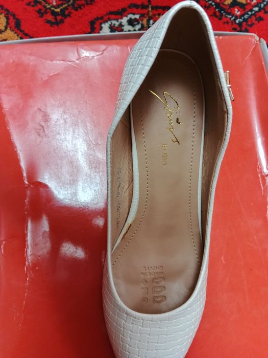 Новые брендовые туфли