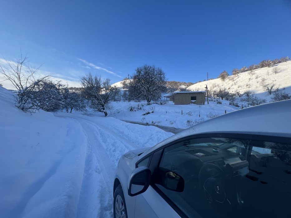 Dacha qurish 8 sotok yer sotiladi kadastrlari bor 2 xonasi bor