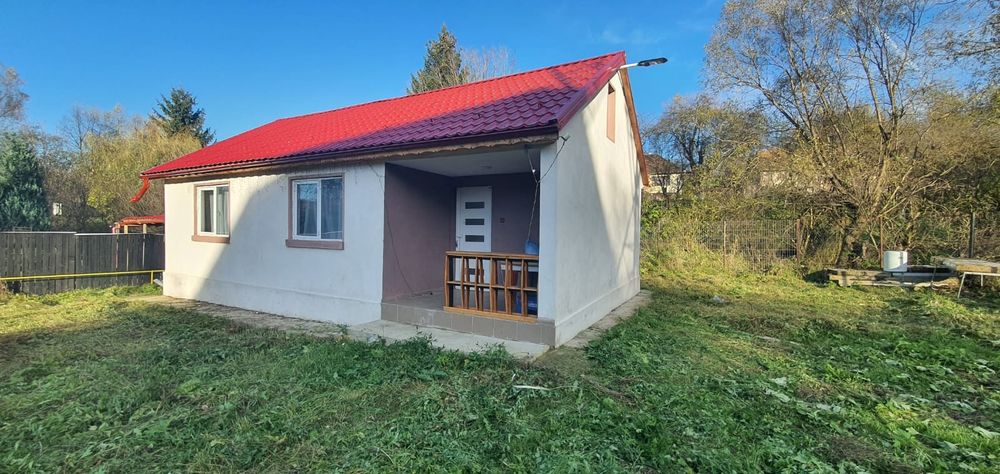 Casa trei camere de închiriat