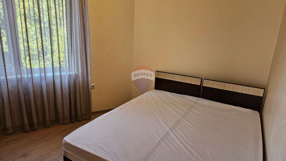 Дава се под наем Двустаен апартамент в Варна, Базар Левски - 68 кв.м за 408 € - Снимка #3