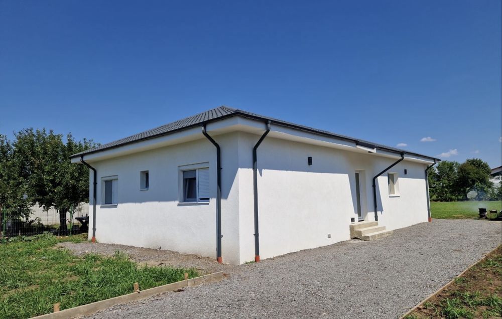 Case modulare pe structura metalica