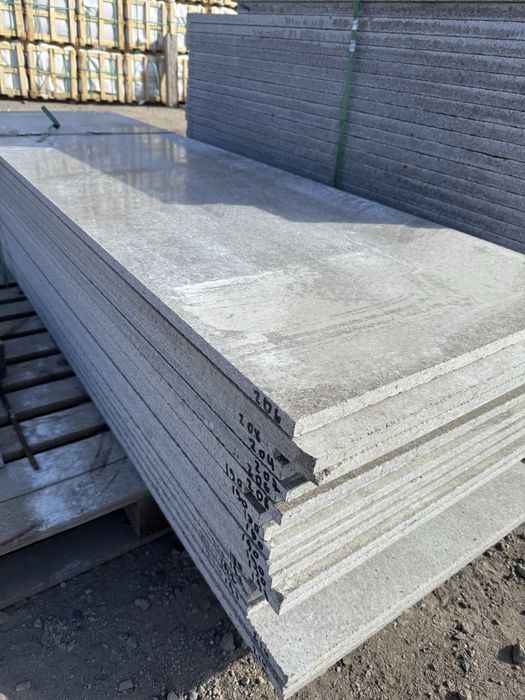 Гранит ступеньки лестницы резко